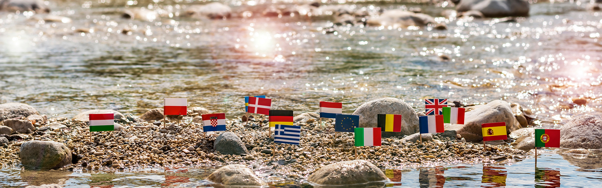 INSPIRE Fluss mit Europafahnen